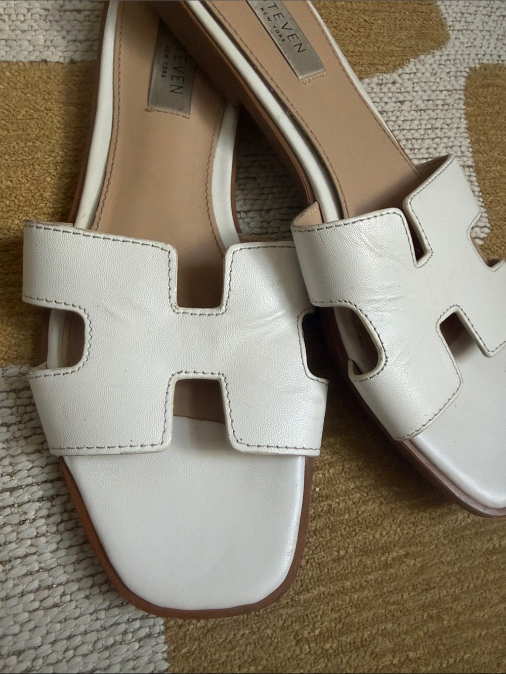 Steve Madden White Leather Slide Mules - Picture 2 of 3